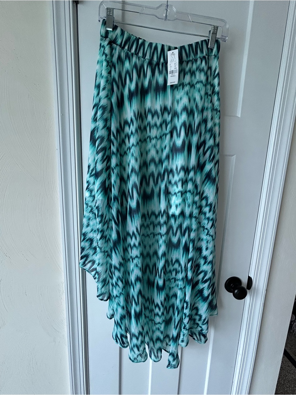 NWT - New York & Company Teal and Black High-Low Printed Skirt